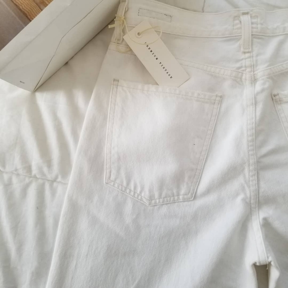 SOLD โ ๏ธ CITIZEN OF HUMANITY white jeans (aritzia) - Picture 6 of 7
